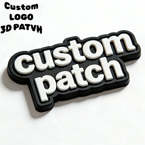 Patchs de logo en silicone 3D en caoutchouc thermocollants personnalisés pour le branding de t-shirts, sweats à capuche, vêtements de sport et tenues décontractées - Product Image 1
