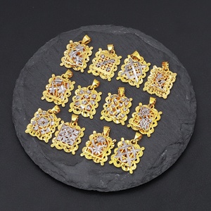 Jxx Wholesale – Nouveau pendentif carré de mariage plaqué or 24 carats, bijoux en laiton personnalisés pour enfants - Product Image 1