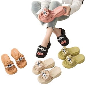 Kişiselleştirilmiş açık kapalı eva yumuşak güzel terlik kaymaz açık yumuşak eva pvc slaytlar ayakkabı bayanlar moda terlikler - Product Image 1
