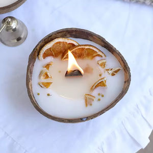 Vela Aromática de Lujo Hecha a Mano con Cera de Soya Natural, Decorada con Flores Secas en Cáscara de Coco, Elegante y Duradera, con Aroma Floral/Plantas, en Frasco, para Ramadán - Product Image 6