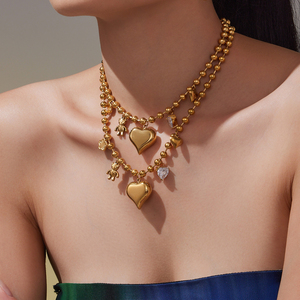 Collar con Colgante de Moda YF8397, Diseño de Corazón Grande con Circonita y Osito Pequeño, Chapado en Oro de 18K, Acero Inoxidable Resistente al Agua - Product Image 3