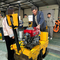 Mini-compacteur routier vibratoire à double tambour de 0,6 tonne avec pompe, moteur et composants essentiels