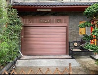 Puerta de Garaje Seccional Enrollable de Aluminio Gris Antracita RAL 7016, Aislada, con Ventanas Acrílicas Transparentes, para Villa