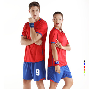 Divise <span class=keywords><strong>da</strong></span> <span class=keywords><strong>calcio</strong></span> bianche e verdi <span class=keywords><strong>da</strong></span> <span class=keywords><strong>calcio</strong></span> personalizzate a manica corta divise <span class=keywords><strong>da</strong></span> <span class=keywords><strong>portiere</strong></span> per adulti 100 maglia <span class=keywords><strong>da</strong></span> <span class=keywords><strong>calcio</strong></span> a sublimazione in poliestere - Product Image 1