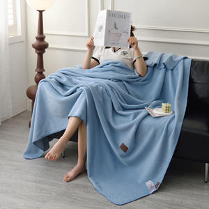 Venta al por mayor Super Queen tamaño Milk Fleece Polar edredón siesta sábana cómoda suave estampado patrón manta para el invierno - Product Image 4