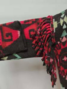 ODM Cardigan en tricot Intarsia à capuche décontracté avec logo sur le devant et motif diamant et cristal de couleur mélangée - Product Image 4