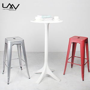 Sillas de metal de hierro modernas para cafetería, taburete de <span class=keywords><strong>bar</strong></span> Industrial simple y colorido con respaldo bajo - Product Image 1