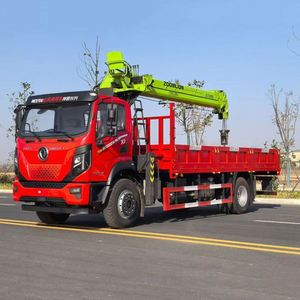 Camion grue de chantier Dongfeng 4X2 avec grue télescopique de 8 tonnes pour la manutention de matériaux de construction et l'installation d'éclairage public - Product Image 6