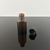 Flacon en verre transparent marron de 10 ml avec bouchon à vis pour huiles essentielles, sérums, parfums, soins de la peau, diffuseur à bâtonnets – Prêt à l'emploi
