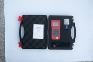 Spessimetro portatile in alluminio rosso rame ottone ad ultrasuoni UM6700 - Product Image 6