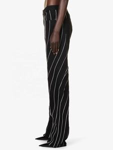 Pantalons pour femmes de la marque <span class=keywords><strong>tendance</strong></span> OUDINA, nouvelle collection <span class=keywords><strong>2023</strong></span>, jeans slim fit délavés avec bandes réfléchissantes - Product Image 6