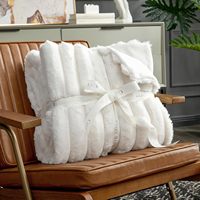 Kunstfell-Strickdecke mit Gerippten Plüschstreifen Luxuriös Weich Warm Flauschig Für Alle Jahreszeiten Geeignet für Sofa Bett Heimdekoration