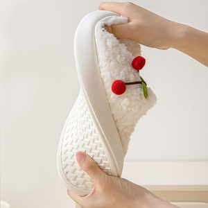 Vente <span class=keywords><strong>en</strong></span> gros <span class=keywords><strong>de</strong></span> pantoufles douillettes <span class=keywords><strong>en</strong></span> peluche pour femmes, automne et <span class=keywords><strong>hiver</strong></span>, pour la maison, pour enfants, intérieur, mignonnes, fruits, cerises, Noël - Product Image 3