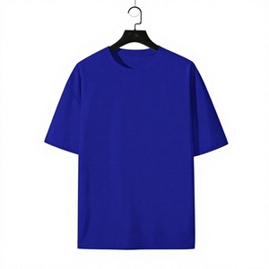 เสื้อยืดผู้ชายสีขาว ผ้าฝ้าย 100% แขนสั้น คอกลม ทรงปกติ โลโก้ด้านหน้า ผ้าถัก สีพื้น ดีไซน์เรียบง่าย - Product Image 4