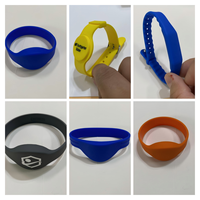 Bracelet NFC en silicone noir imperméable de haute qualité 13,56 MHz pour le contrôle d'accès