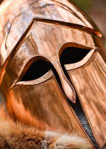 Casques grecs traditionnels de luxe polis, en acier fait main de qualité supérieure, pour la décoration intérieure, les événements culturels, les mariages et les expositions. - Product Image 4