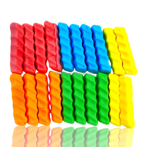Bonbons gélifiés en forme de frites de pommes de terre, vente en gros, saveur sucrée et acidulée, multicolores, texture lisse et crémeuse - Product Image 1