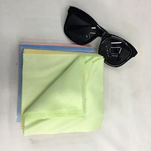 Chiffonnette de nettoyage pour lunettes en microfibre 13x13 cm, sans peluches, rectangulaire, pour écrans - Product Image 4