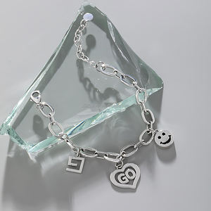 Bracciale Charm in Argento Sterling 925 con Lettera GO e Faccina Sorridente per Donna, Gioiello Raffinato a Prezzo di Fabbrica per Regalo Personalizzato - Product Image 2