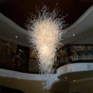 室内家庭酒店用白色发光二极管手工吹制玻璃吊灯照明的现代大型吊灯