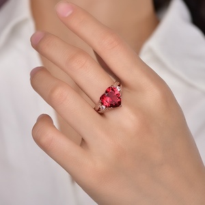 แหวนแต่งงานวินเทจ มอยส์ซาไนต์ รูปหัวใจ <span class=keywords><strong>พลอย</strong></span><span class=keywords><strong>ทับทิม</strong></span> ประดับเพชร CZ เงินแท้ 925 ชุบทองคำขาว - Product Image 3