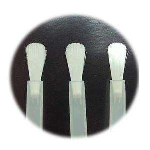 <span class=keywords><strong>Pinceau</strong></span> de vernis à ongles en forme d'éventail <span class=keywords><strong>Pinceau</strong></span> de vernis à ongles incurvé à poils blancs ou noirs FNB-003 <span class=keywords><strong>Pinceau</strong></span> de vernis à ongles en gel à arc OEM - Product Image 1