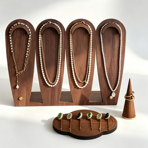 Ensemble de présentoirs à bijoux vintage en bois brun, support arqué pour colliers, cône porte-bagues et plateau à boucles d'oreilles pour l'affichage de bijoux en boutique - Product Image 6