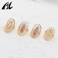 Bague en or 14 carats avec cœur de fleur de cerisier de la Vierge Marie - Bijoux en laiton chrétien à trois couleurs de la Vierge de Guadalupe