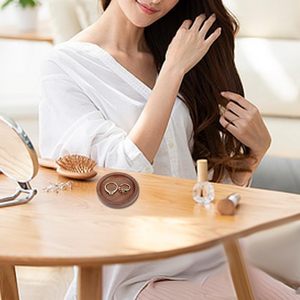 Plateau rond en bois pour bagues, support <span class=keywords><strong>de</strong></span> présentation <span class=keywords><strong>de</strong></span> bijoux pour colliers et bracelets, idéal pour les fêtes <span class=keywords><strong>de</strong></span> mariage et comme cadeau. - Product Image 5