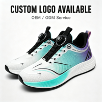 Chaussures de sport blanches en tricot pour hommes, personnalisables avec logo, respirantes, pour la course et la marche, avec semelle intermédiaire amortie et languette chaussette, vente en gros directe usine