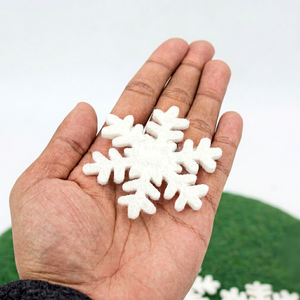 Decoraciones Navideñas de Copos de Nieve Blancos de Lana Hechos a Mano de 7 cm al por Mayor - Adornos de Guirnalda DIY para Regalos de Fieltro y Hilo - Product Image 2