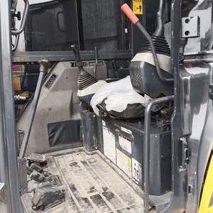 Mini pelle KOMATSU PC30 d'occasion de haute qualité pour un travail polyvalent - Product Image 6