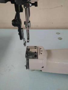 Machine à <span class=keywords><strong>coudre</strong></span> d'alimentation composée lourde de lit de bras de cylindre d'alimentation d'aiguille simple de DS-441 pour <span class=keywords><strong>le</strong></span> cuir - Product Image 3