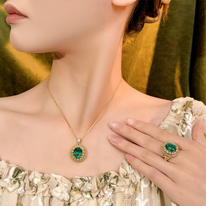 Joyería Vintage Ecológica, Chapada en Oro sobre Cobre, con Circonita Verde de 10*12mm, Conjunto de Collar y Anillo Floral para Mujer - Product Image 2