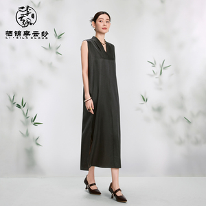 Boutique en gros, été 2025, nouvelle mode, tempérament élégant, col en V, sans manches, amincissant, motif floral naturel, écologique, 100% soie - Product Image 2