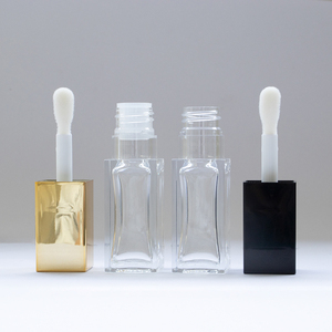 PETG 5.5 ml carré Big <span class=keywords><strong>Deo</strong></span> Foot or noir logo personnalisé vide en plastique transparent grand pinceau plat Tubes de brillant à lèvres Tubes d'huile à lèvres - Product Image 1