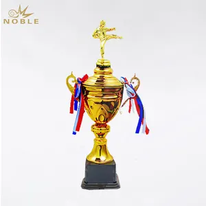 Noble Manufacturer Metal 3D Karate Figure Trophy Sports Karate Trophy Awards Craft Cup