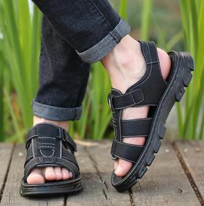 Commercio all'ingrosso di <span class=keywords><strong>sandali</strong></span> da <span class=keywords><strong>uomo</strong></span> in <span class=keywords><strong>pelle</strong></span> di alta qualità estate antiscivolo e resistente all'usura morbido suole <span class=keywords><strong>uomo</strong></span> estate sandalo - Product Image 4