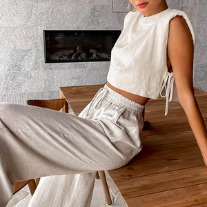 Completo da Donna Primavera Estate 2024 con Pantaloni in Lino e Crop Top, Set Coordinato Tinta Unita a Due Pezzi da Vacanza - Product Image 1
