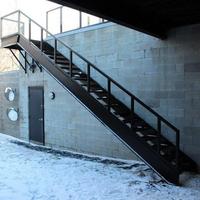 Escaliers droits en acier pour l'extérieur conformes aux codes de construction américains pour les développeurs