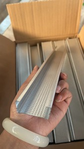 Australie Profilé en métal galvanisé de haute qualité C Canal Latte de plafond utilisée <span class=keywords><strong>pour</strong></span> les <span class=keywords><strong>plaques</strong></span> de plâtre Rapide et facile à installer - Product Image 4