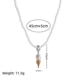 Collier en acier inoxydable plaqué or 18 carats avec perles d'eau douce, personnalisable avec logo, style luxe Europe & Amérique, idéal pour les fêtes, vente en gros - Product Image 5