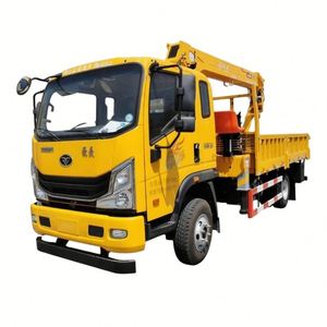 Camión Sinotruk de 5 Toneladas con Grúa Montada para Instalación de Vallas Publicitarias y Rescate en Campo, Personalizable Bajo Demanda - Product Image 1