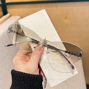 Gafas de Sol Y2K Sin Montura para Mujer, Diseño Personalizado con Logotipo 2025, Última Moda, Protección UV400, Montura Pequeña, Estilo Ojo de Gato - Product Image 3