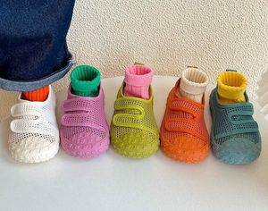 Nuevos zapatos de malla transpirable para niños, zapatillas planas antideslizantes de verano para caminar para <span class=keywords><strong>bebés</strong></span> 22-30, precio bajo, fábrica de Wenzhou - Product Image 3