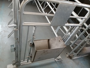 Equipo de alimentación de granero de cerdo, jaula de equipo de granja de cerdas, cajas de parto, tubo galvanizado de inmersión en caliente, bolígrafo de cerdo - Product Image 5