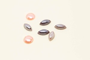 Perle acriliche semipiatte Diplopore beige bianche, perline sciolte in plastica, ecologiche e durevoli <span class=keywords><strong>TROYA</strong></span> BE-47 per abbigliamento - Product Image 6