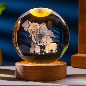 Bola <span class=keywords><strong>de</strong></span> cristal luminosa, luz nocturna con interfaz USB, Base <span class=keywords><strong>de</strong></span> madera maciza, adorno navideño tallado en 3D, grabado para estudiantes y niños - Product Image 3