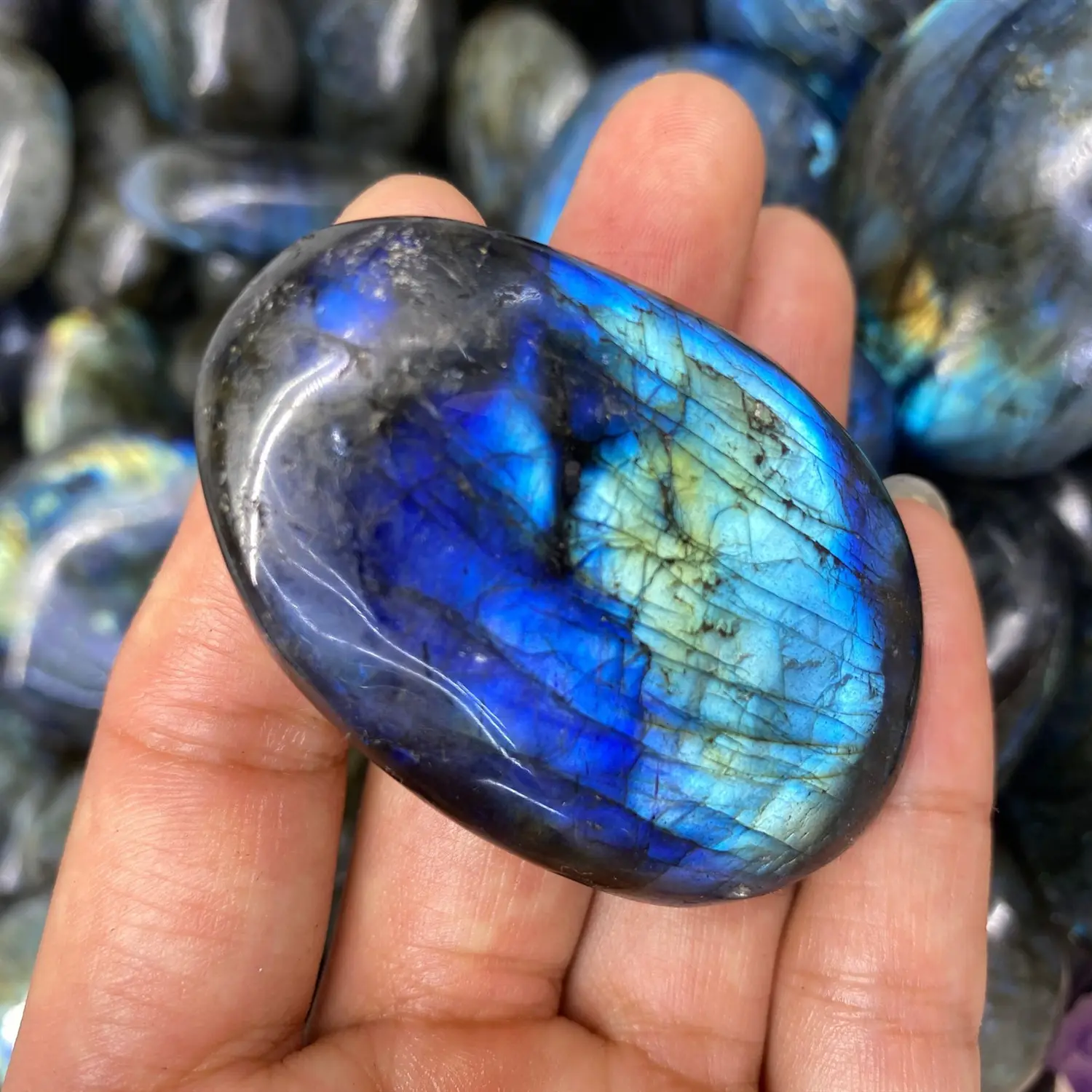 wholesale real stone labradorite freeform blue high quality polished gemstone natural labradorite palm stone