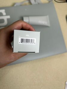 Vendita all'Ingrosso Essenza Ricca Idratante e Nutriente per il Controllo del Sebo da Donna, da Utilizzare con Detergente Viso Esplosivo - Product Image 3